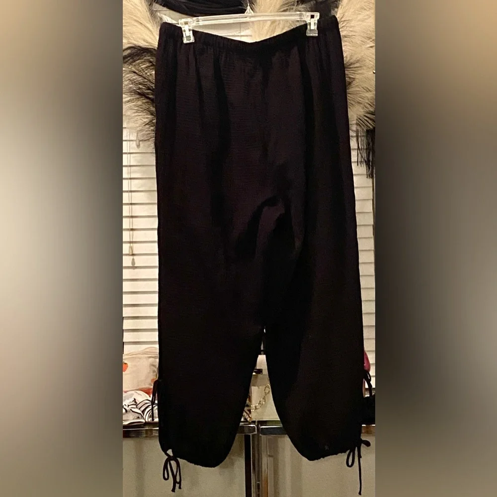 Torrid Black Pull On High Rise Joggers - Size 1X - Like New! - Picture 11 of 13